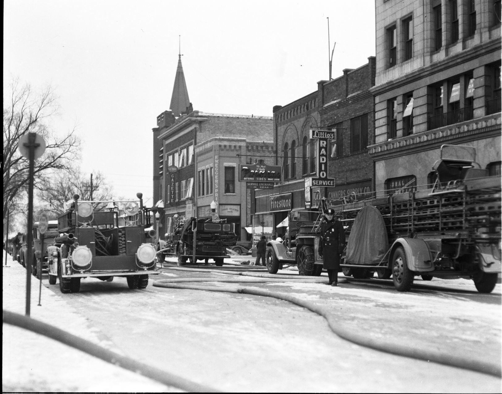 Fire at Littles Radio Shop #2.jpg